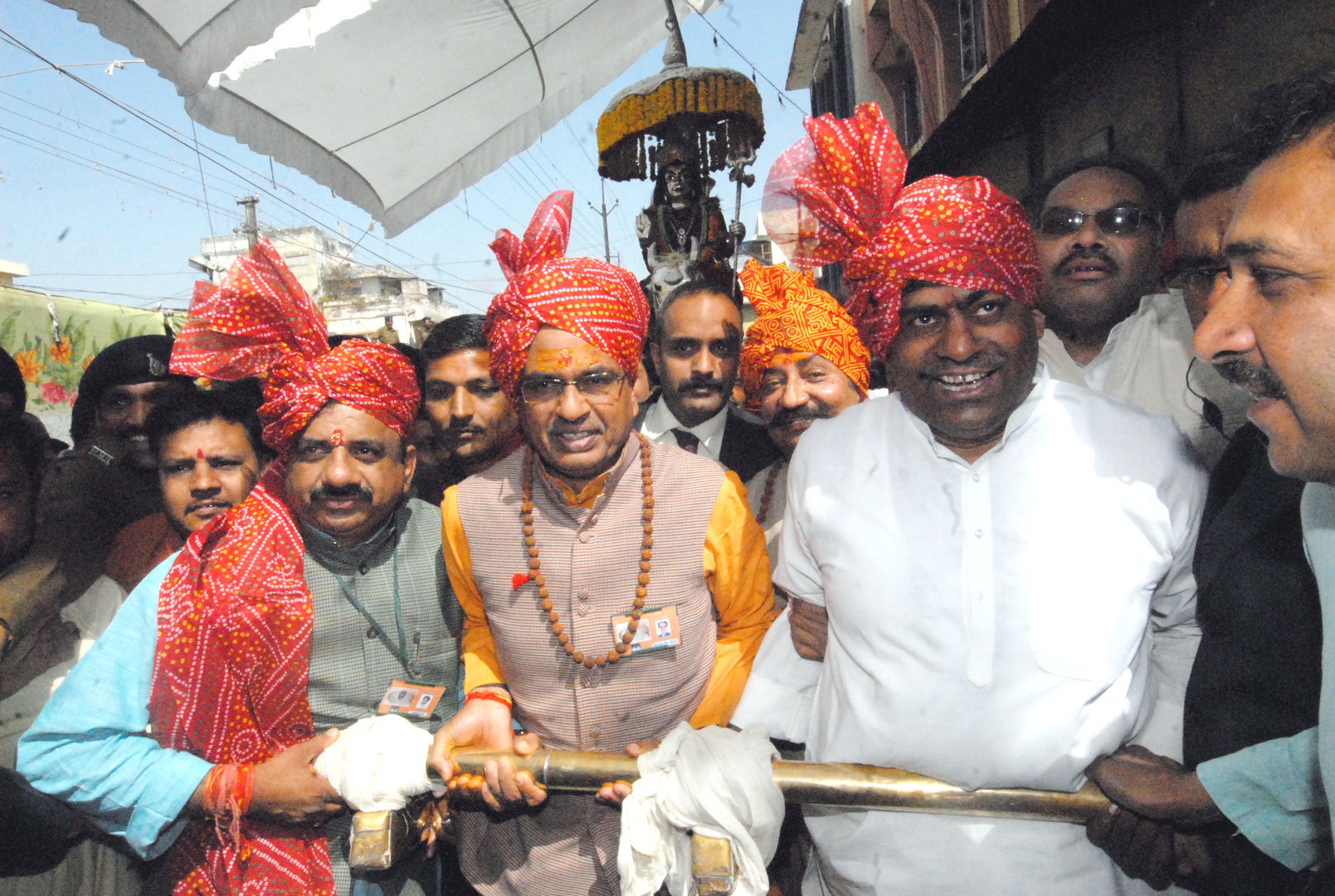 Chief Minister Shivraj Singh Chouhan on Mahashivratri festival joined the procession..