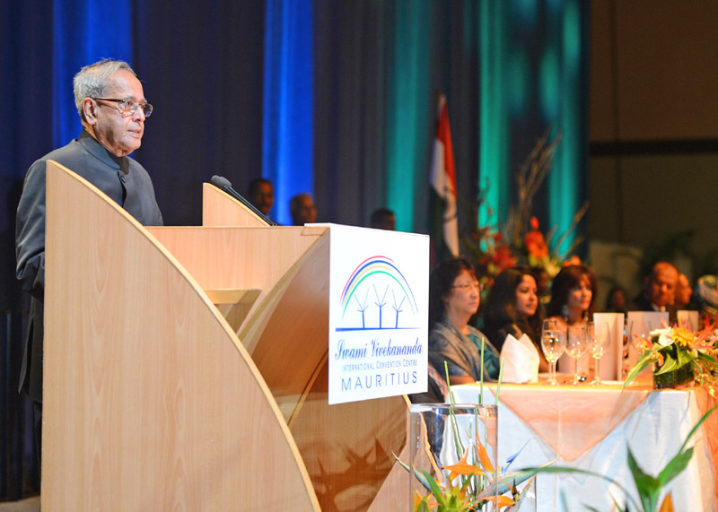 The President, Shri Pranab Mukherjee addressing at a banquet hosted by...