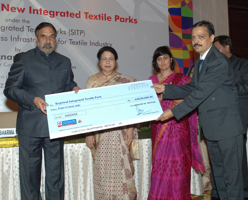 The Union Minister for Commerce & Industry and Textiles, Shri Anand Sharma...