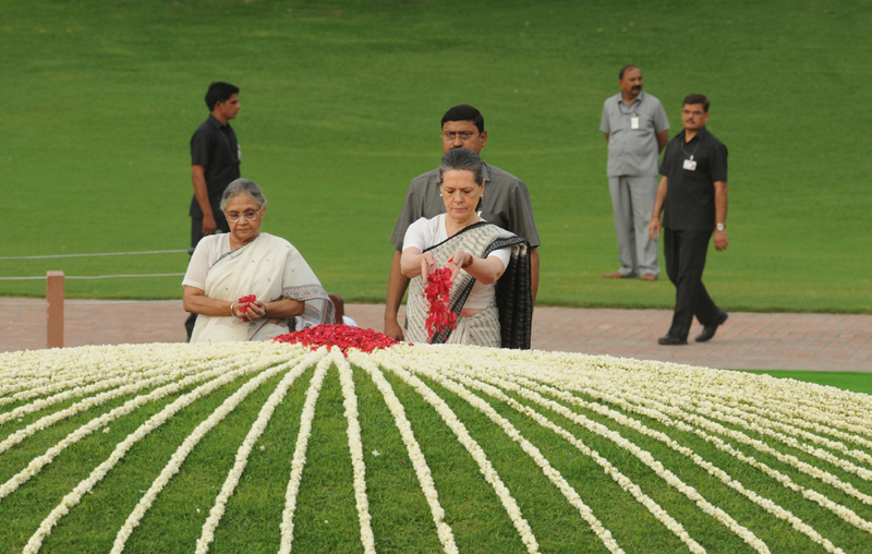 The Chairperson, National Advisory Council, Smt. Sonia Gandhi and the Chief Minister of Delhi...