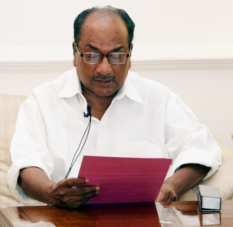 the-defence-minister-shri-a-k-antony-addressing-the-jawans-on-the