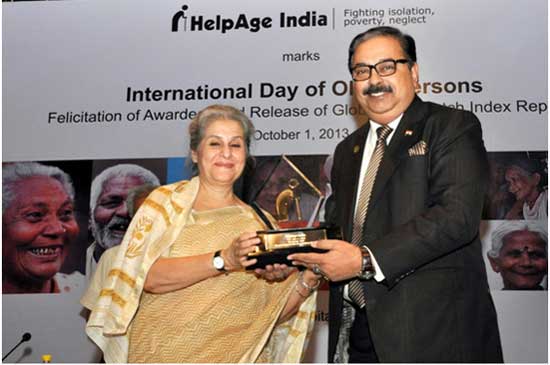 Sudhir Vasudeva CMD ONGC receives the prestigious P L Roy CSR Award on behalf of his organisation