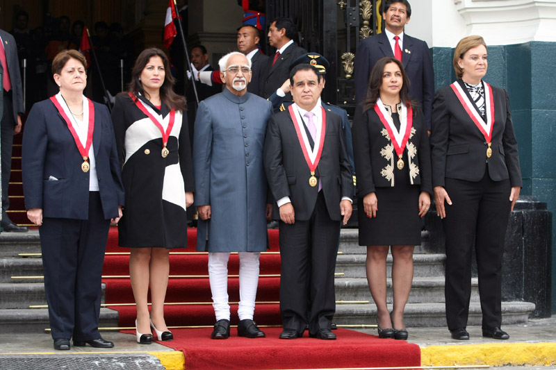The Vice President, Shri Mohd. Hamid Ansari with the Vice President of Peru,...