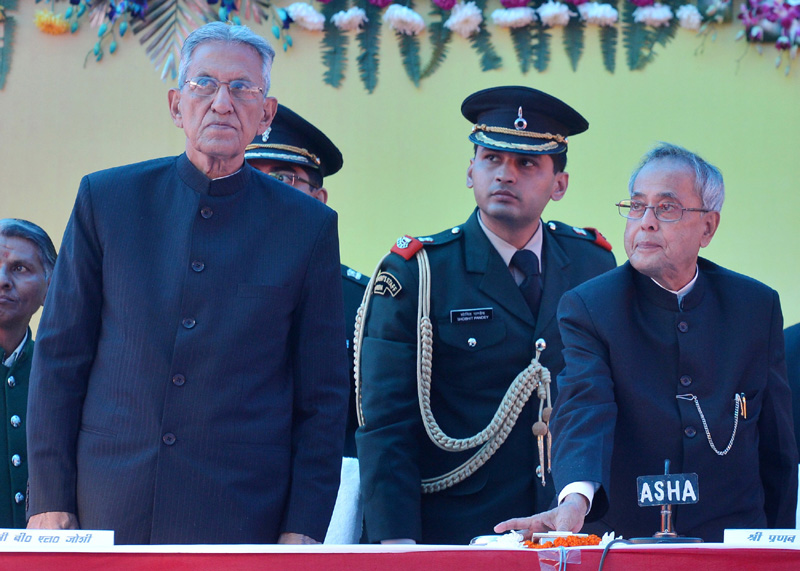 The President of India, Shri Pranab Mukherjee unveiling the statue of...