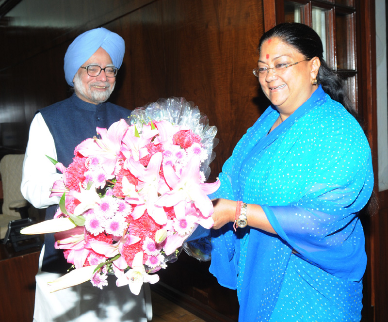 The Chief Minister of Rajasthan, Smt. Vasundhara Raje calling on the...