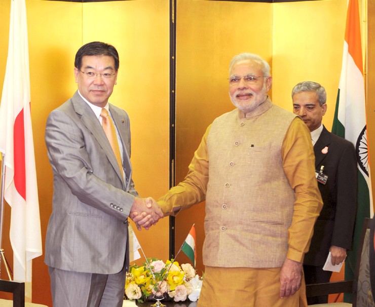 The Prime Minister, Shri Narendra Modi meeting the Governor of ...