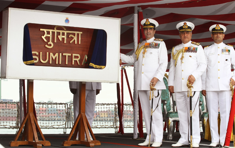 The Chief of Naval Staff, Admiral R.K. Dhowan unveiling the ships plaque ...