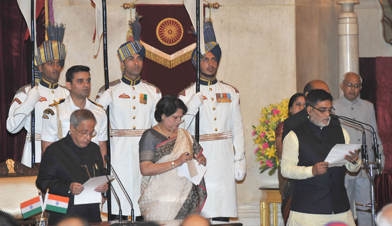 The President, Shri Pranab Mukherjee administering the oath as Minister of State...