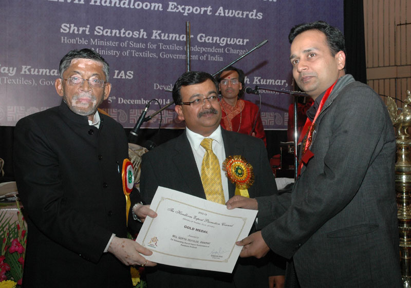 The Minister of State for Textiles (Independent Charge), Shri Santosh Kumar Gangwar ...
