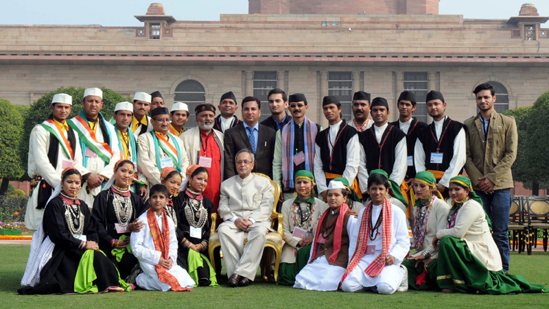 The President, Shri Pranab Mukherjee with the Tableaux Artistes, ..