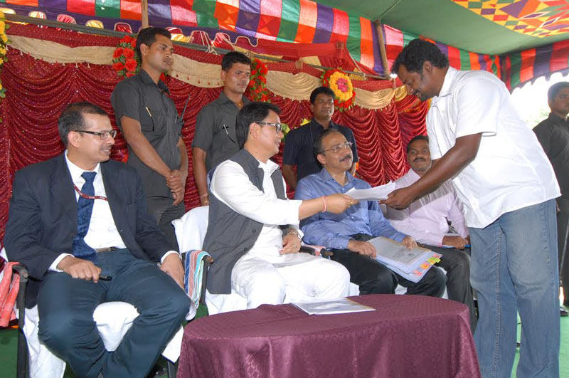 The Minister of State for Home Affairs, Shri Kiren Rijiju receiving a representation ..
