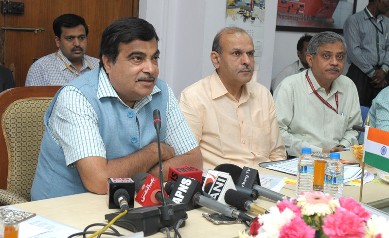 The Union Minister for Road Transport & Highways and Shipping, Shri Nitin Gadkari ..