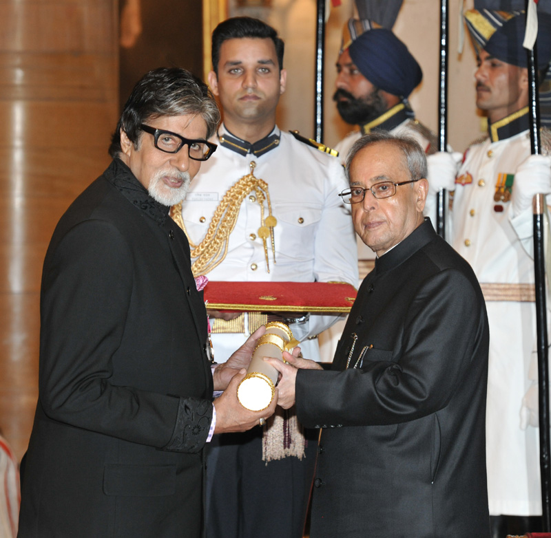 The President, Shri Pranab Mukherjee presenting the Padma Vibhushan Award to ..