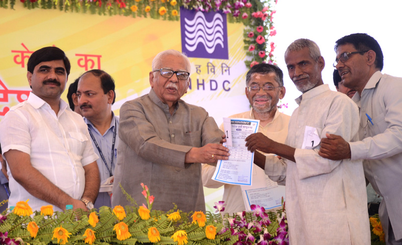 The Governor Uttar Pradesh, Shri Ram Naik and the Minister of State for Textiles..