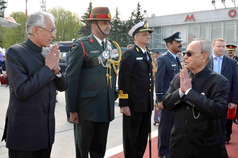 The President, Shri Pranab Mukherjee being seen off on his departure from Moscow, in Russia