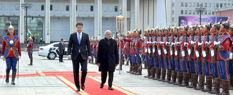 The Prime Minister, Shri Narendra Modi inspecting the Guard of Honour, during ..