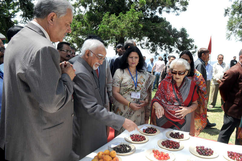 The Vice President, Shri Mohd. Hamid Ansari visiting the Regional Horticulture Research Station of..