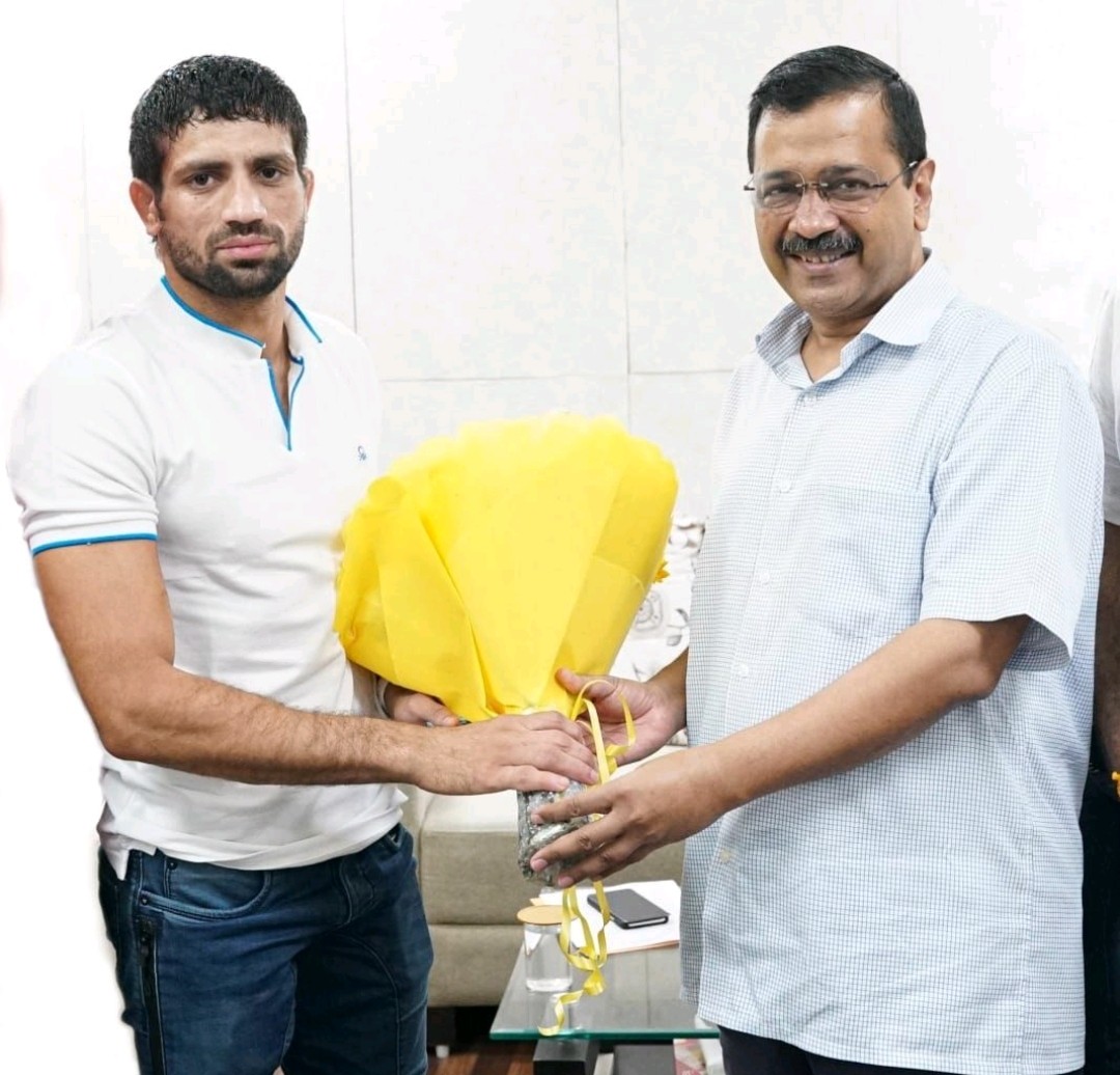 Arvind Kejriwal CM Delhi meet  olympics Siver medalist Ravi Kumar Dahiya.